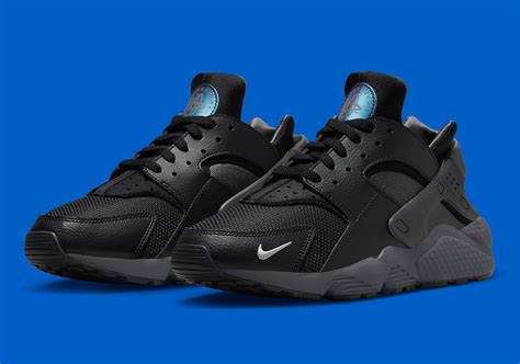 blue and black huaraches|More.